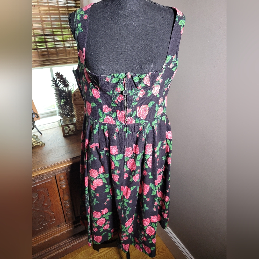 VINTAGE 60'S JOHANNA RAPEL BLACK FLORAL ROSES DIRNDL DRESS